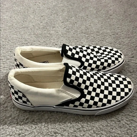 VansRun Checkered Slip-On Shoes - Black and White - not the real brand - Picture 2 of 6